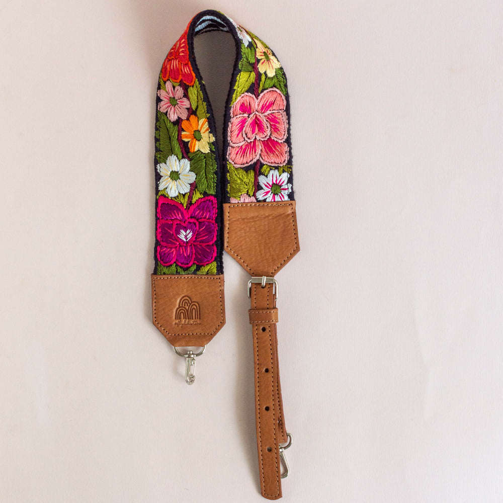 
                  
                    London Strap by FlylikeStore
                  
                